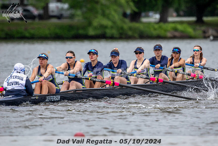 Women's Rowing Has Successful First Day at Dad Vail Regatta