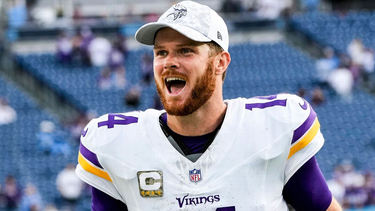 Elliott's Extension Inspires Steelers' 2025 Free Agent Prospects