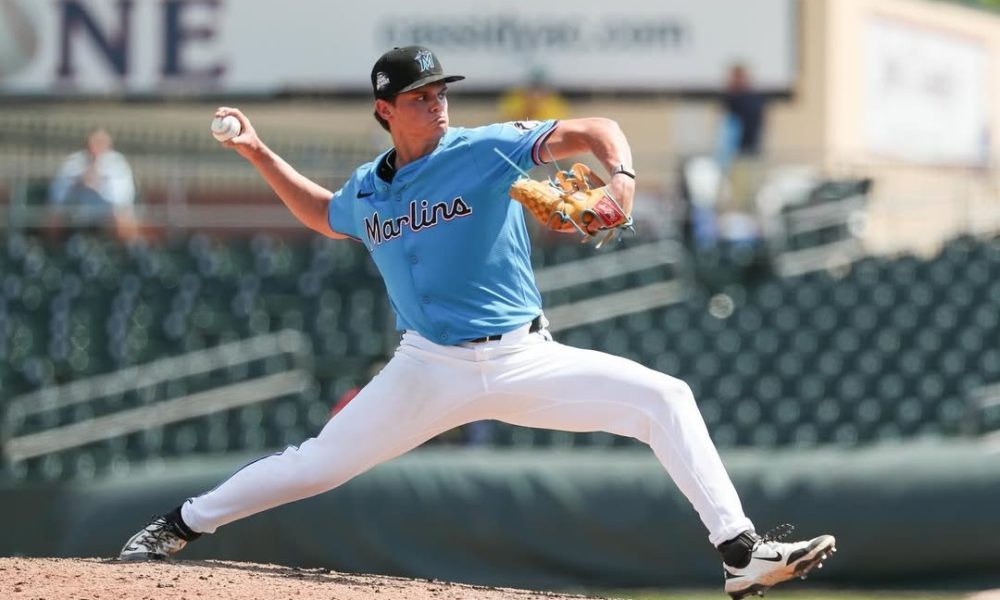 Marlins To Select Robinson Piña