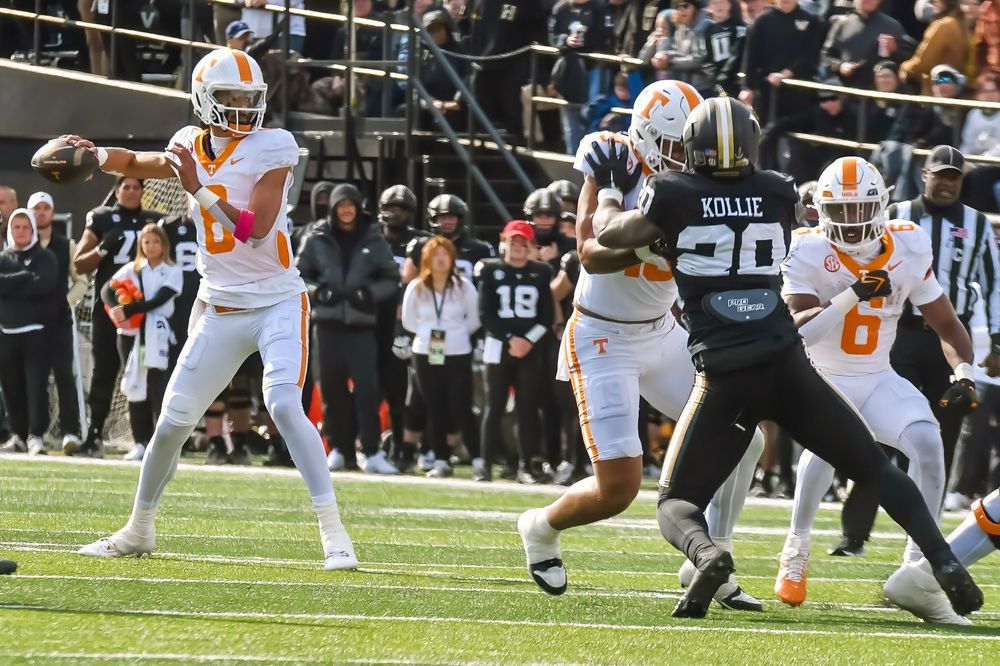 Peyton Manning reflects on whether NIL would have changed his college decision