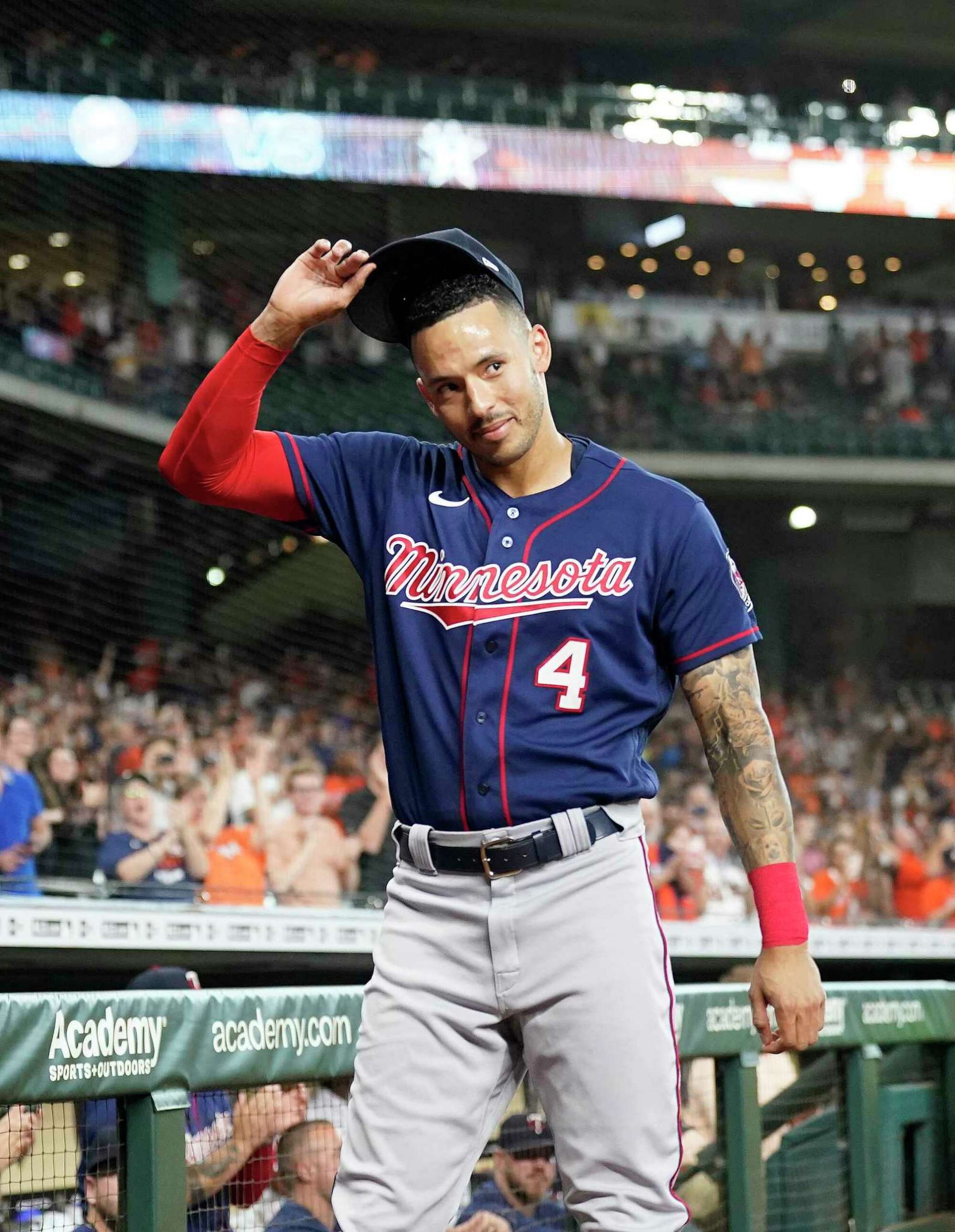 Former Cy Young winner Dallas Keuchel resurfaces with Royals