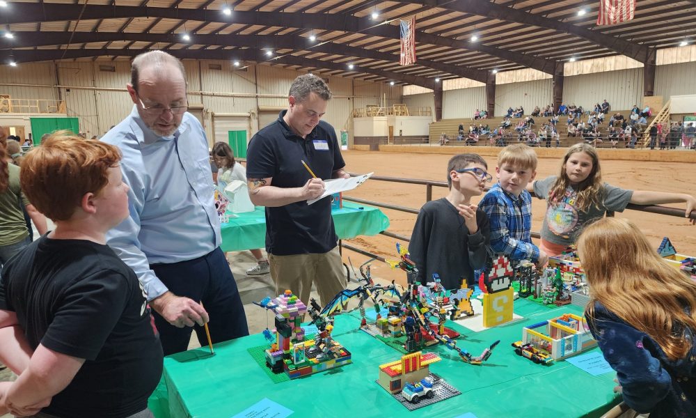 Ivey highlights summer learning during Cullman STEM camp visit