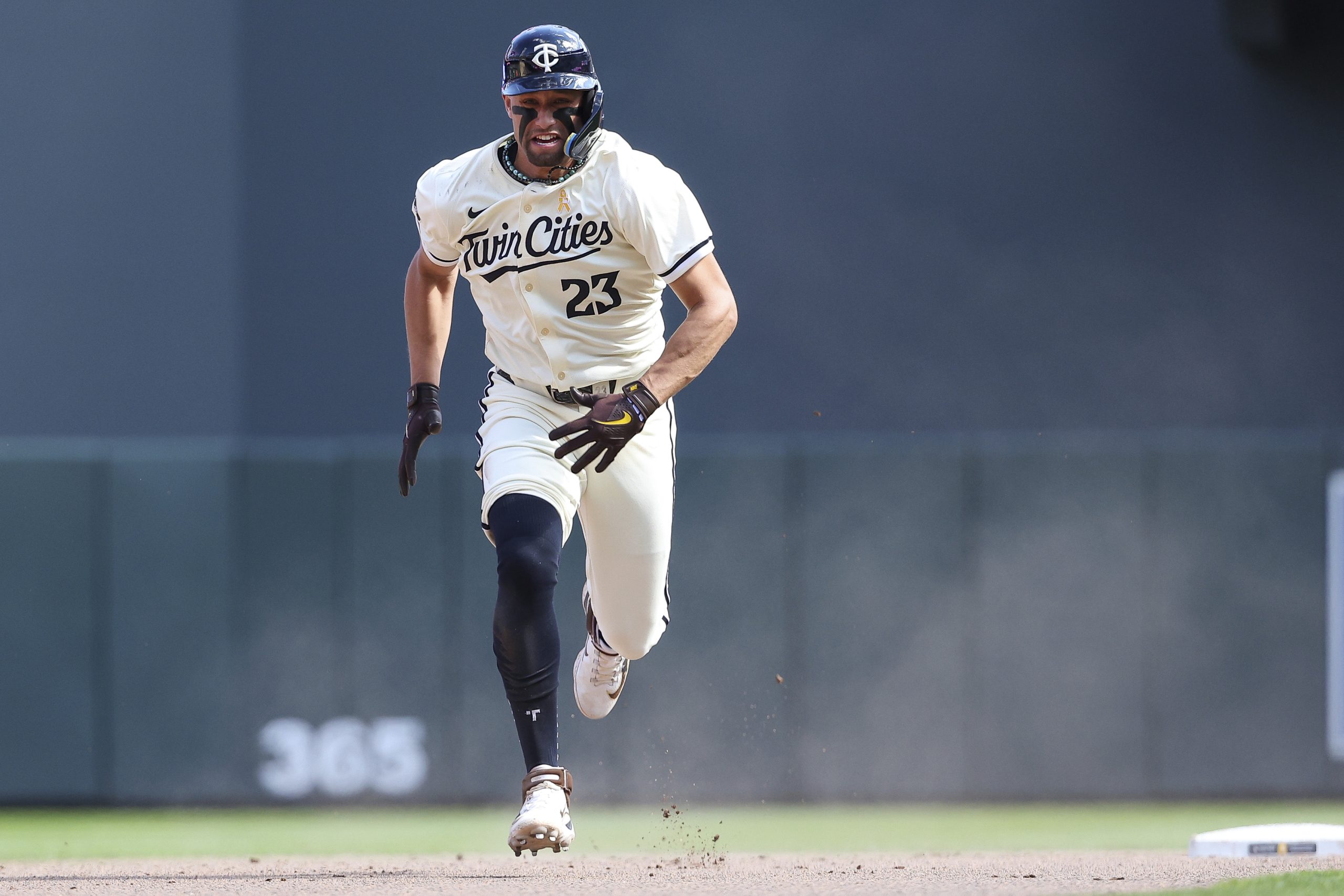 Jung homers in MLB return as Texas beat A's 7