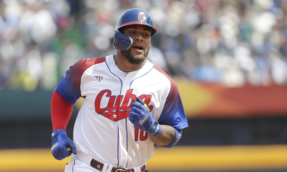 Moncada's clutch hit highlights 4