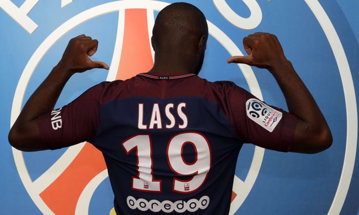 PSG signs 19