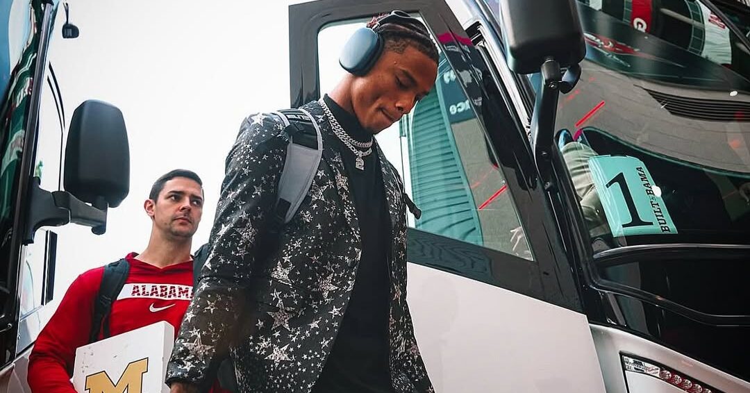 Ryan Williams inks major