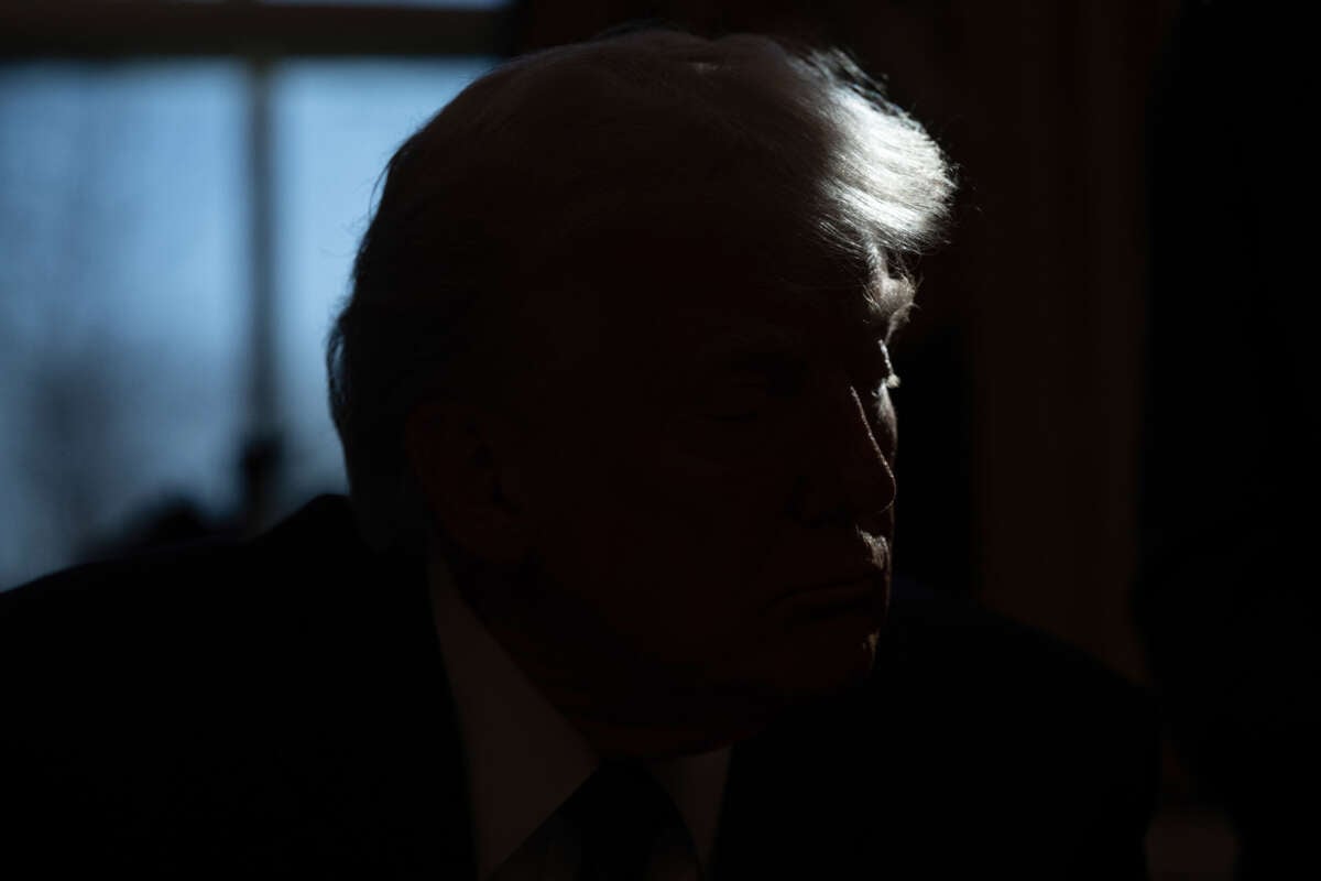 Trump signs executive order seeking to clarify college athletes' employment status