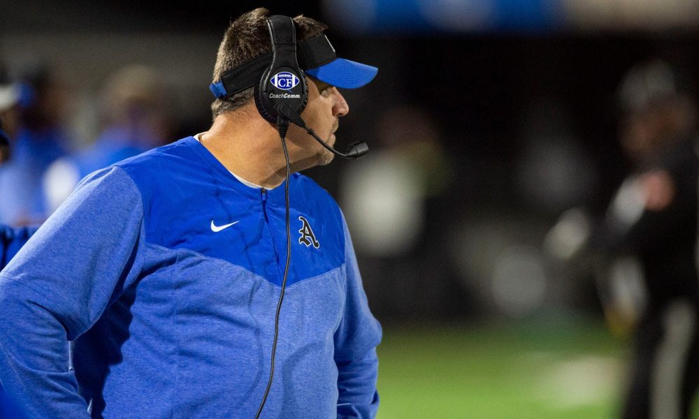 Vestavia Hills football coach frustrated by 2025 playoff schedule, transfers