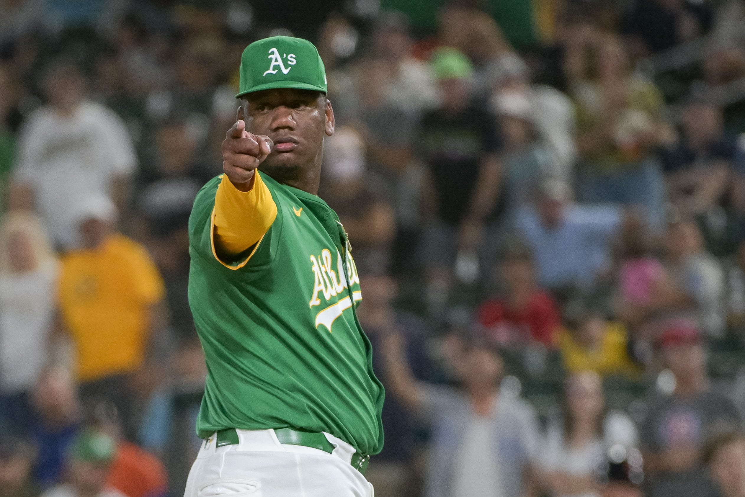 Bryce Underwood donating proceeds from NIL jersey sales to Detroit youth programs