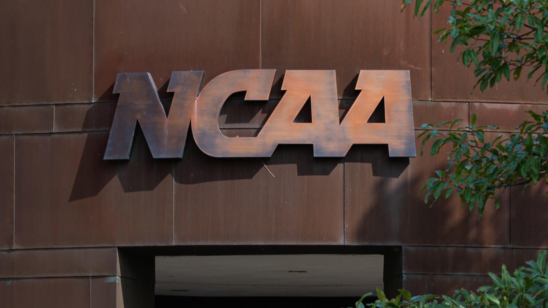 College athlete compensation discussions reach the White House