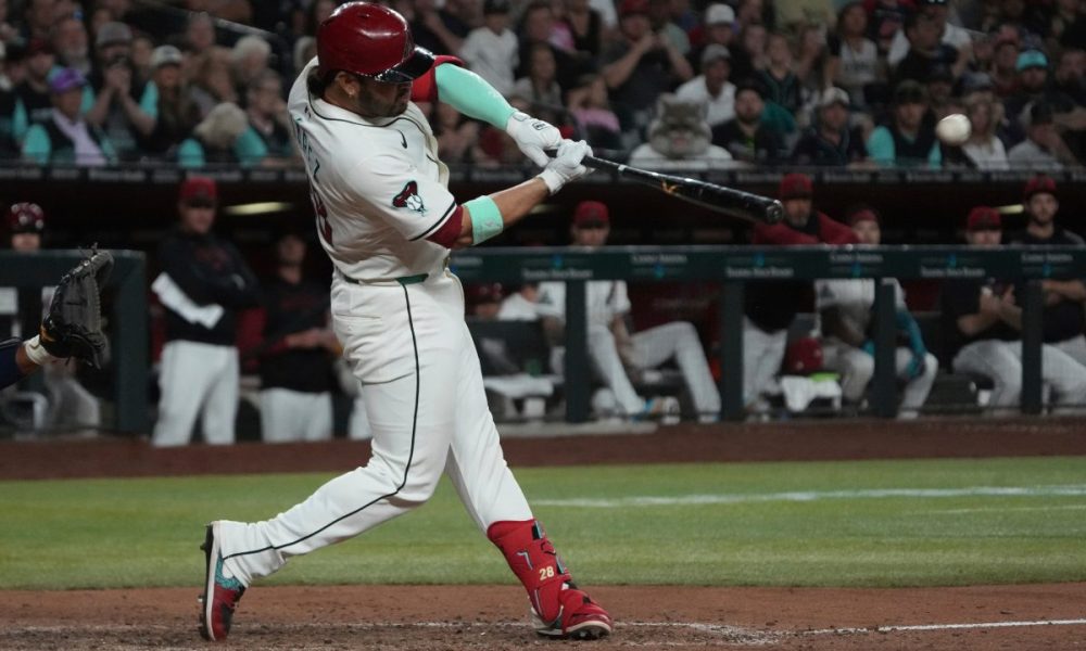 Eugenio Suarez homer highlights Mariners win over White Sox