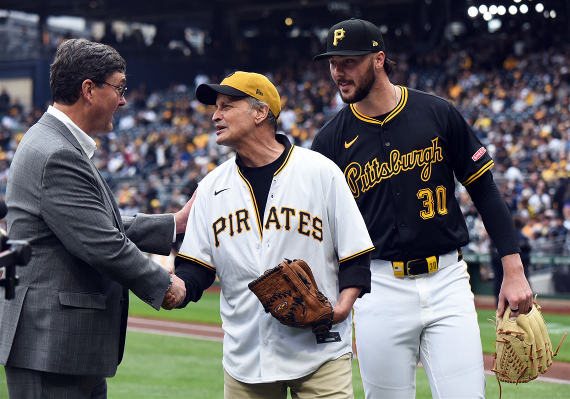 Govs Host Bruins for Season's First Home Match