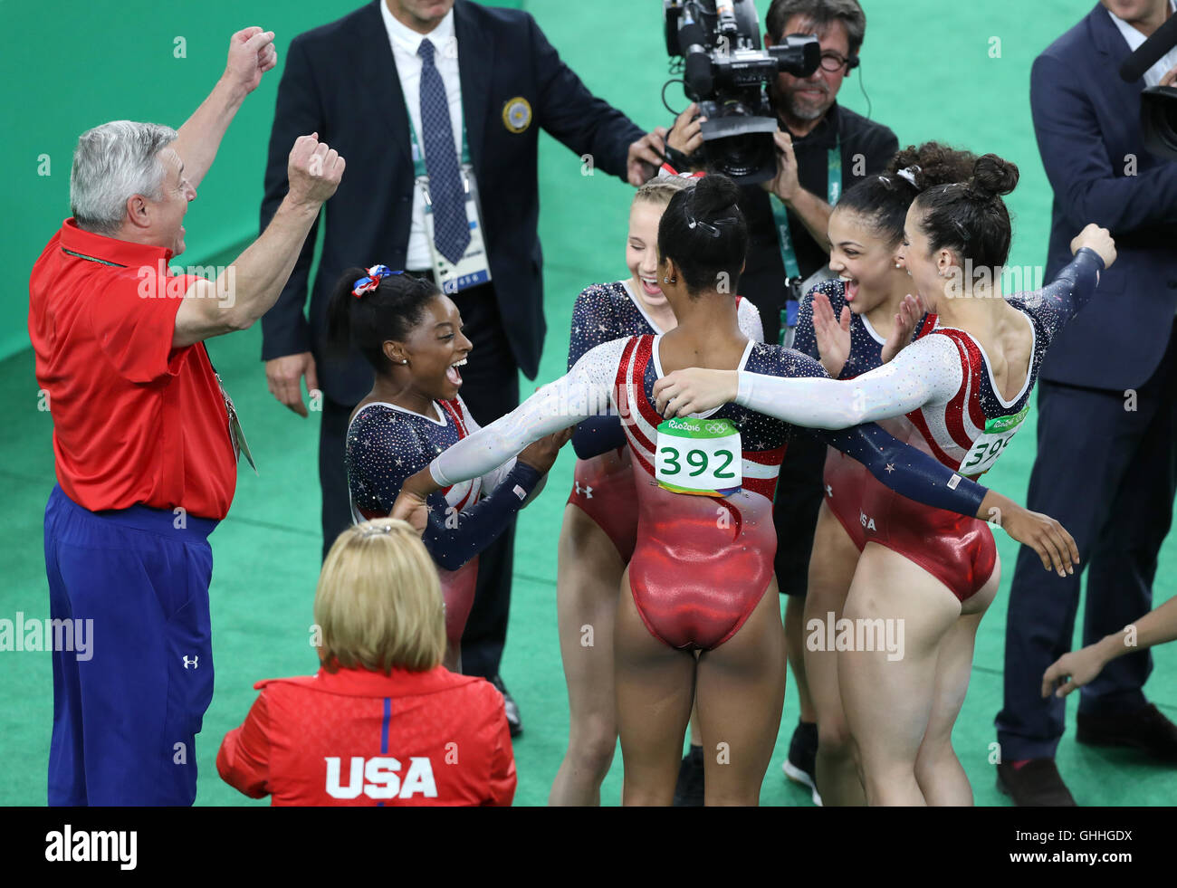 Hezly Rivera wins women's all