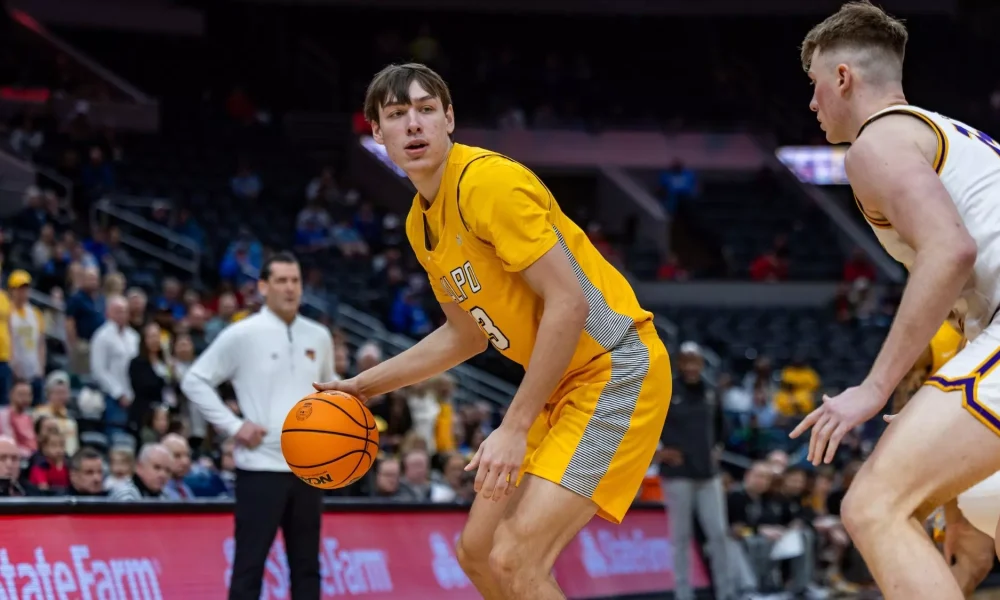 Iowa basketball star Bennett Stirtz announces engagement