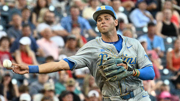 It's Davalan deja vu with four hits for second game in a row