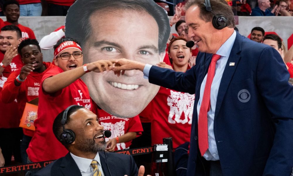 Jim Nantz Pledges $1 Million to Houston Athletics