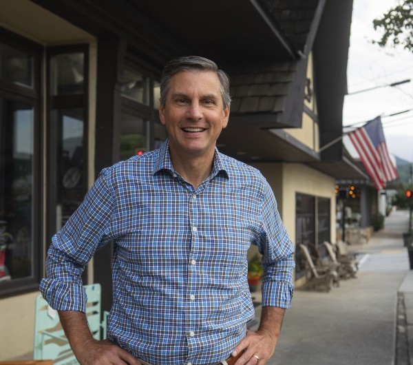 Kemp endorses Derek Dooley for Georgia Senate seat and says an outsider can beat ...