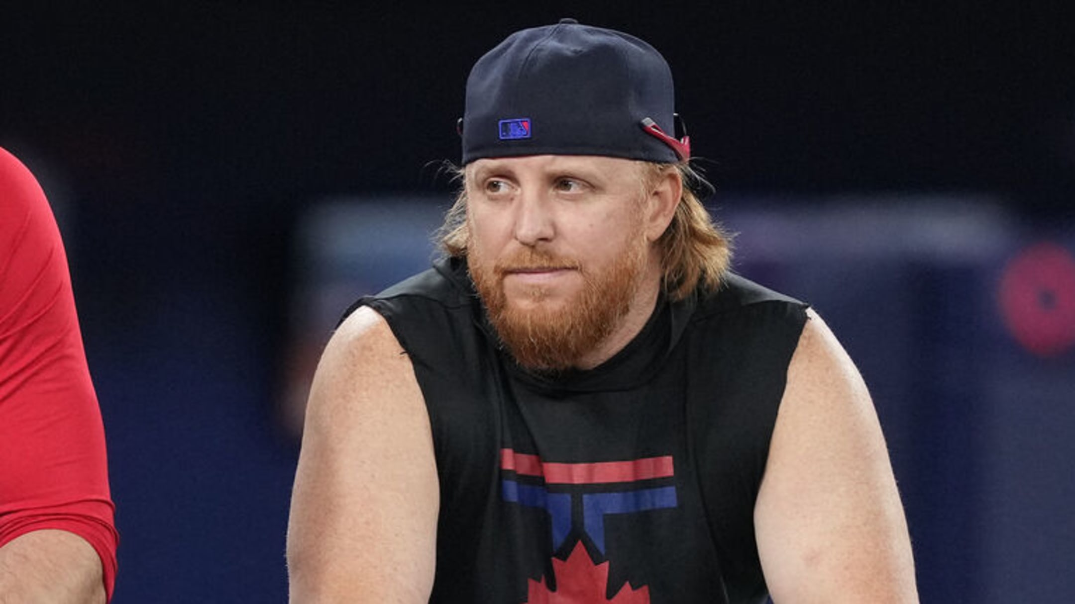 Mariners add former All