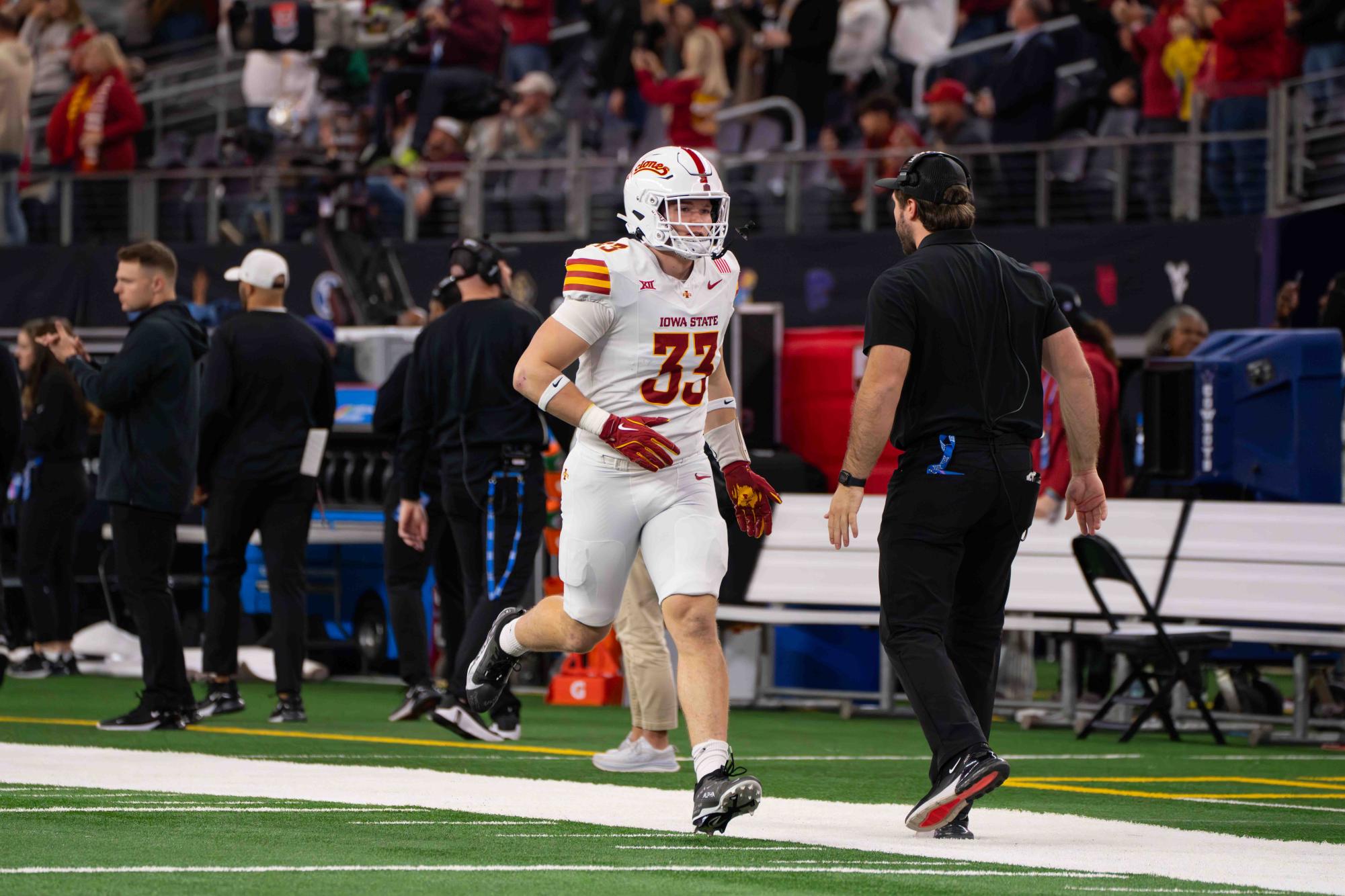 Michigan adds transfer linebacker during camp