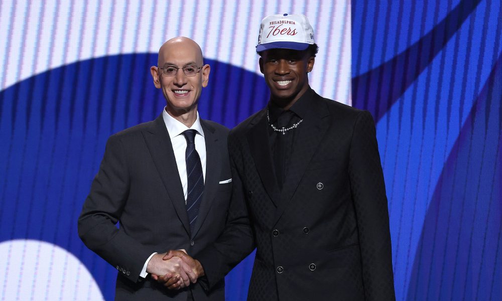 Shaquille O'Neal Offers Shoe Deal To 6