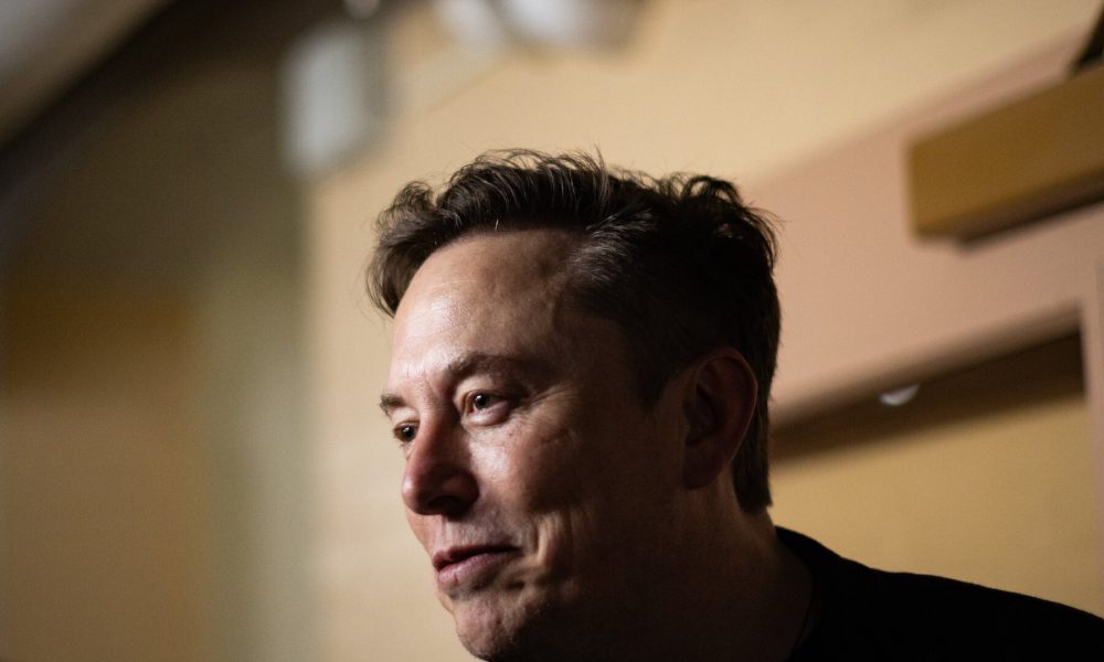 Stocks higher with eyes on earnings, US tariff deadline