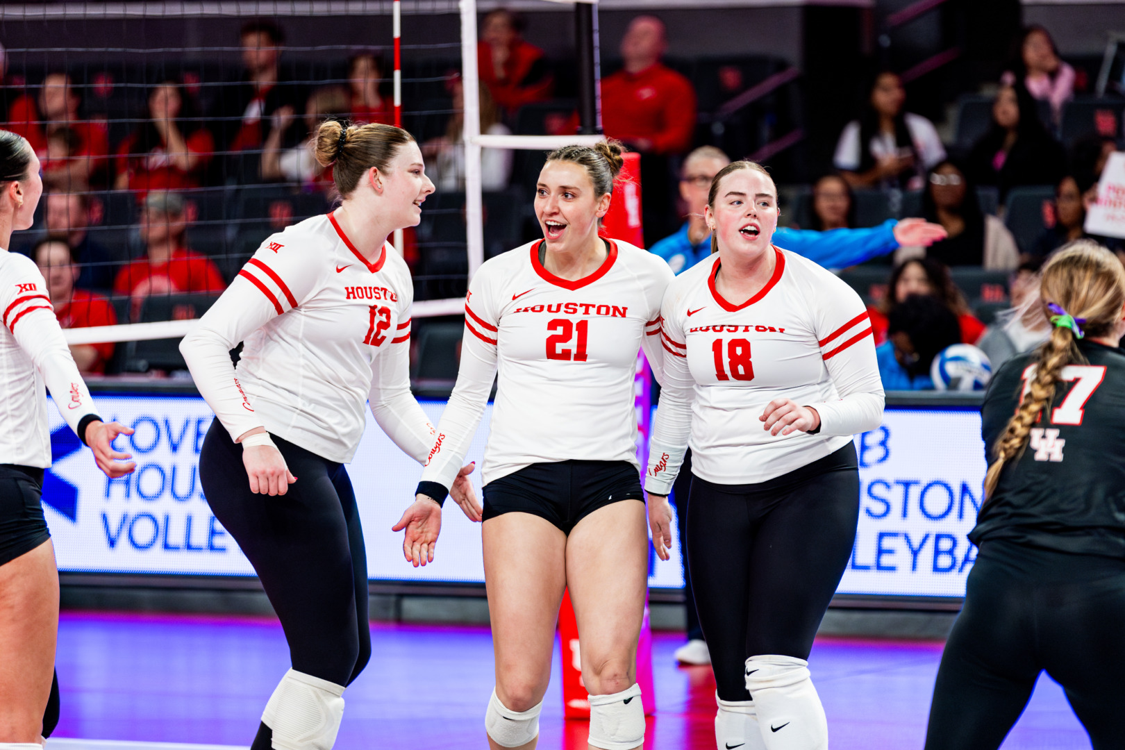 Women's Volleyball Swept by Utah State