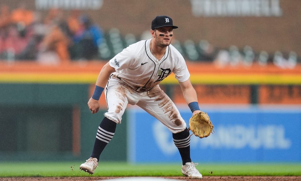 Yankees sign free agent pitcher Kenta Maeda to minor league deal