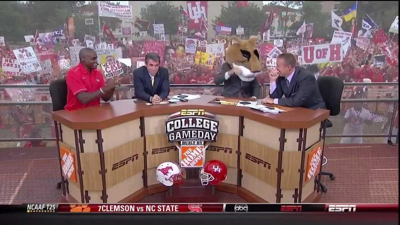 Lee Corso's final ESPN College GameDay becomes most