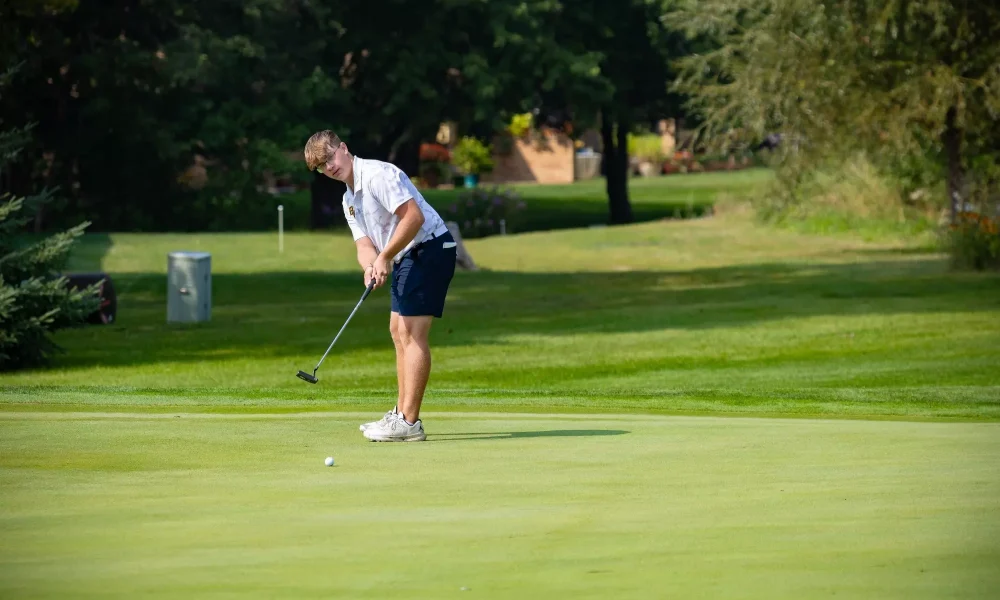 Men's Golf opens season at Highland Championship