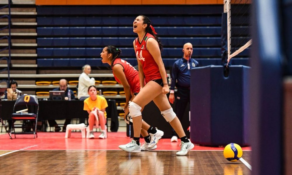 Women's Volleyball Reverse Sweeps Sacramento State